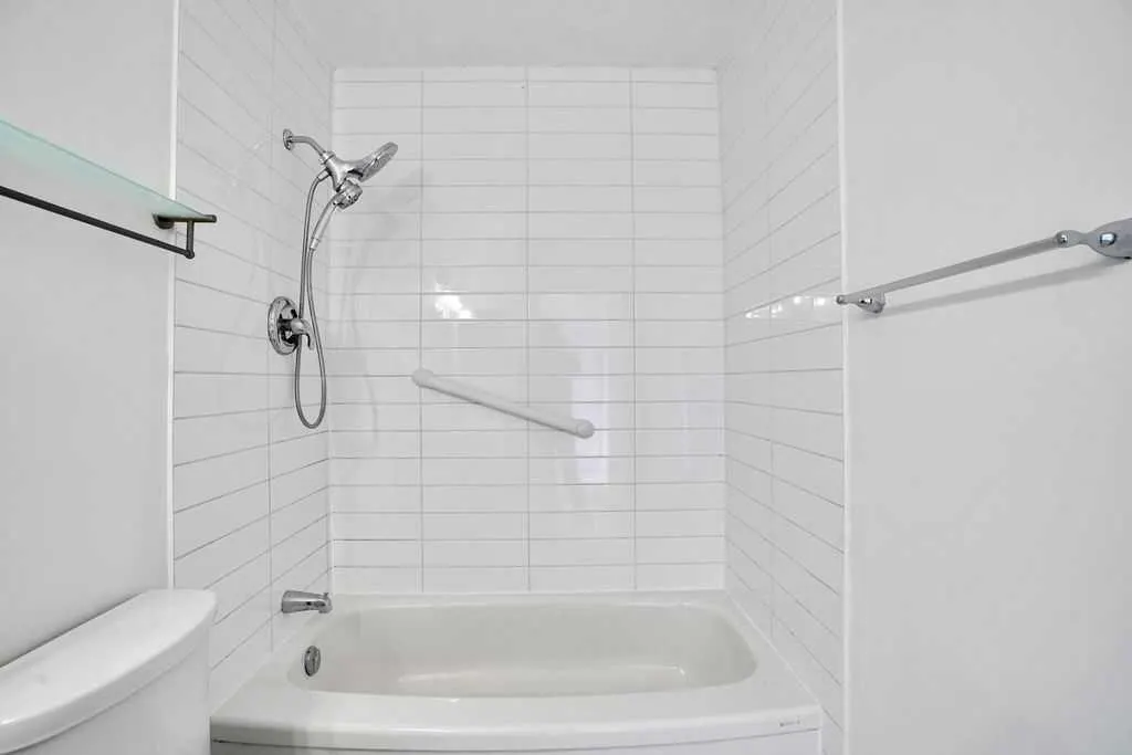 56 Castleglen Crescent NE