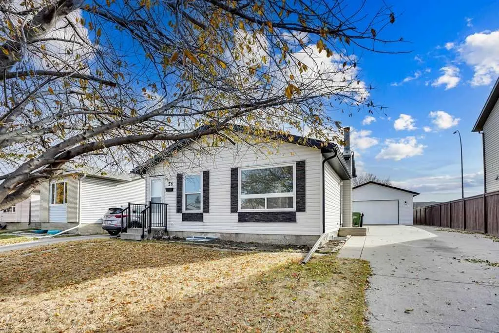 56 Castleglen Crescent NE