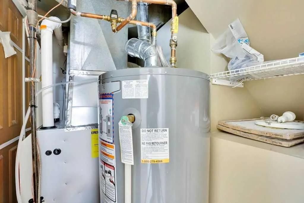 56 Castleglen Crescent NE