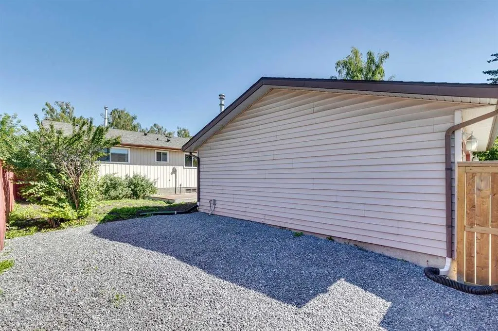 2823 Dover Ridge Drive SE