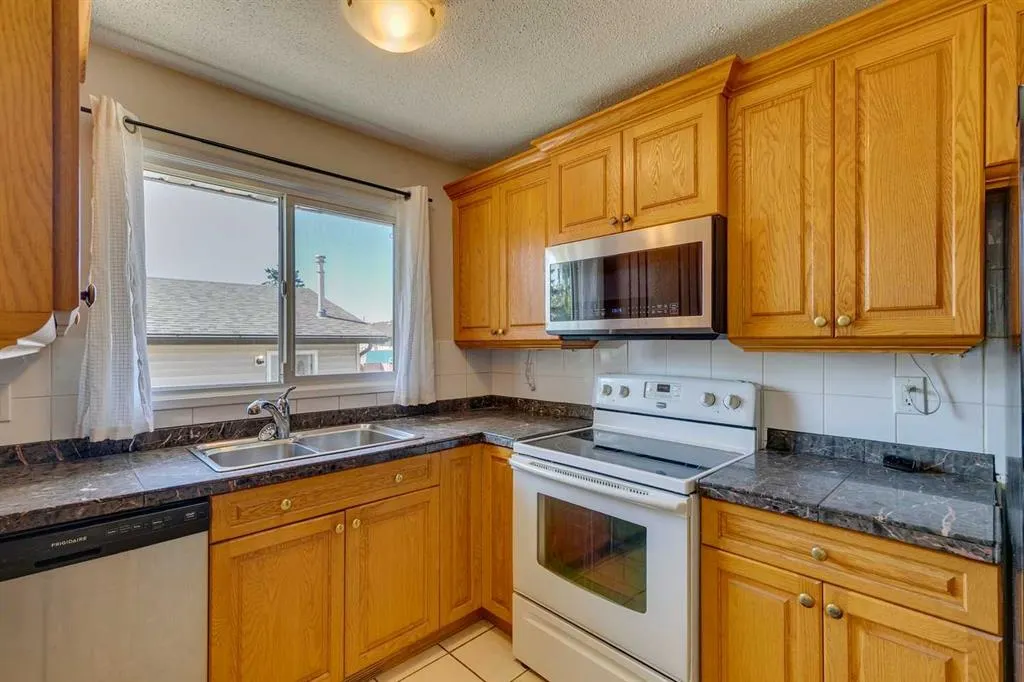 2823 Dover Ridge Drive SE