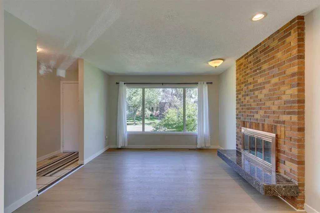 2823 Dover Ridge Drive SE