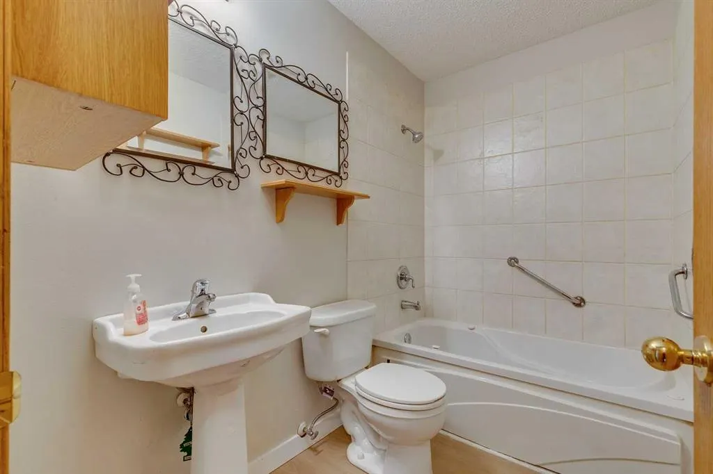 2823 Dover Ridge Drive SE