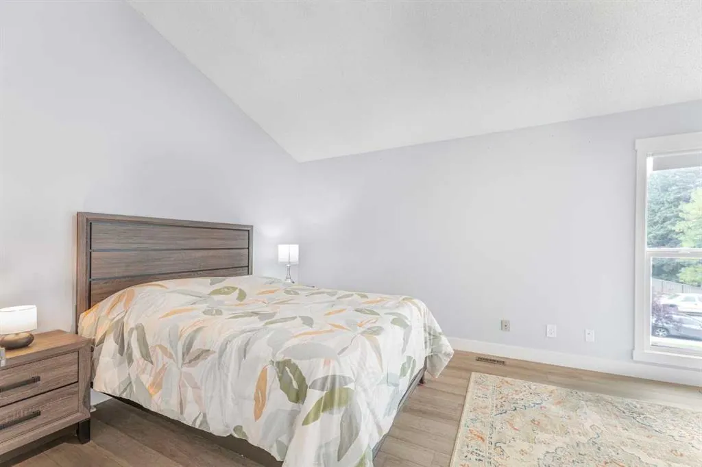 352 Brae Glen Road SW