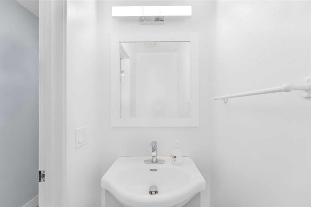 352 Brae Glen Road SW