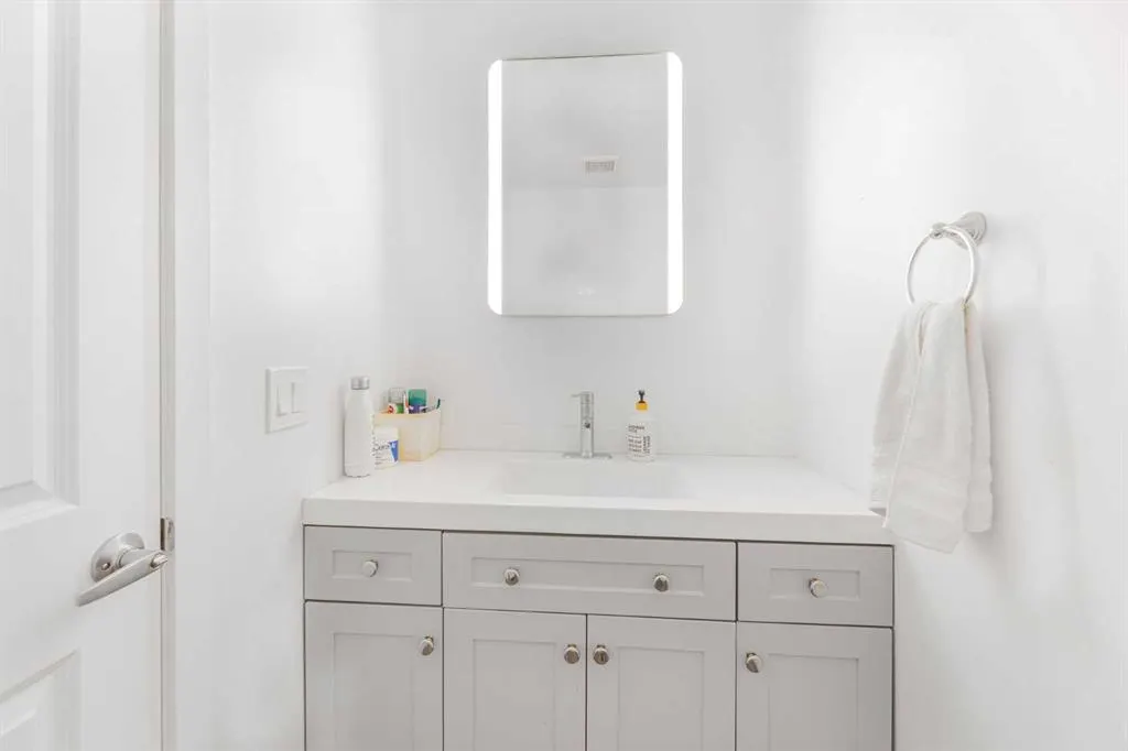 352 Brae Glen Road SW