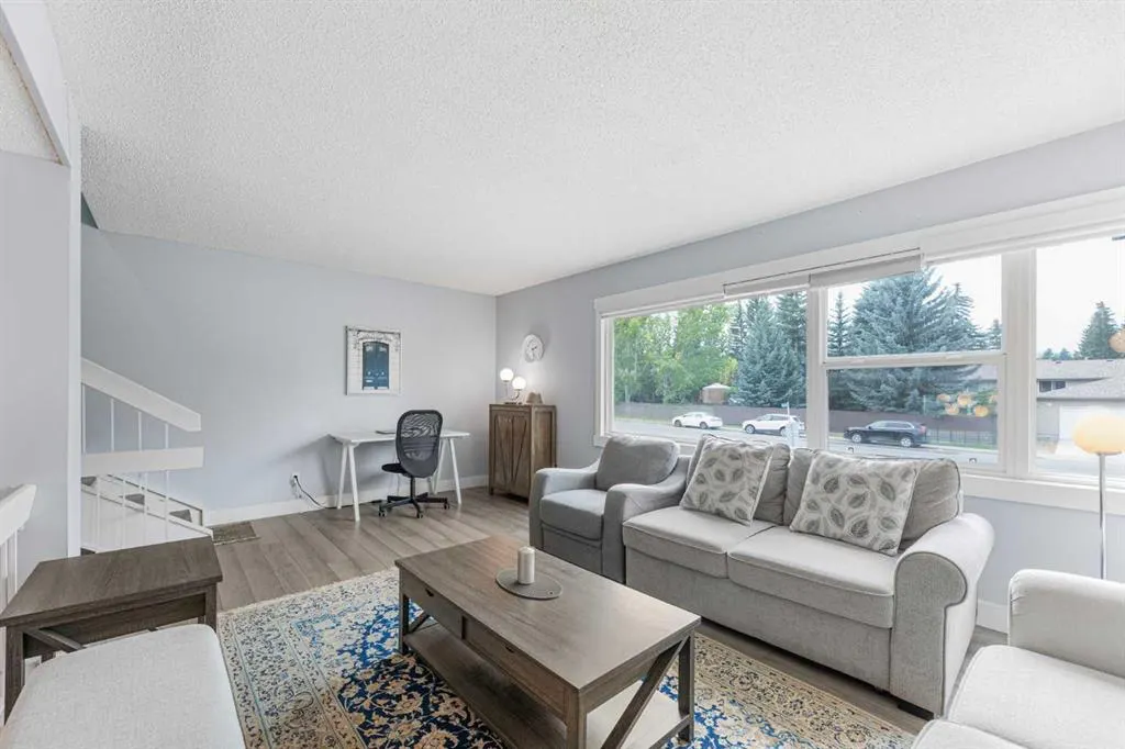 352 Brae Glen Road SW