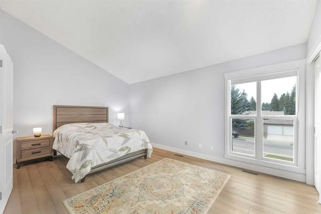 352 Brae Glen Road SW