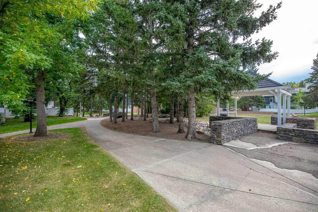 352 Brae Glen Road SW