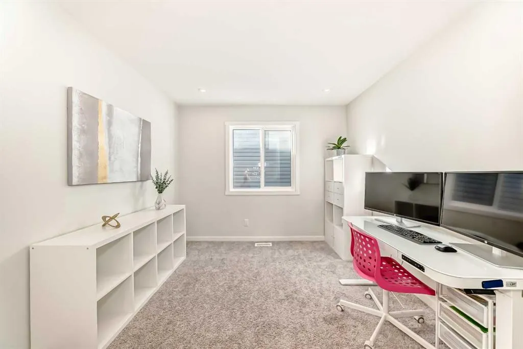 26 Lavender Drive SE