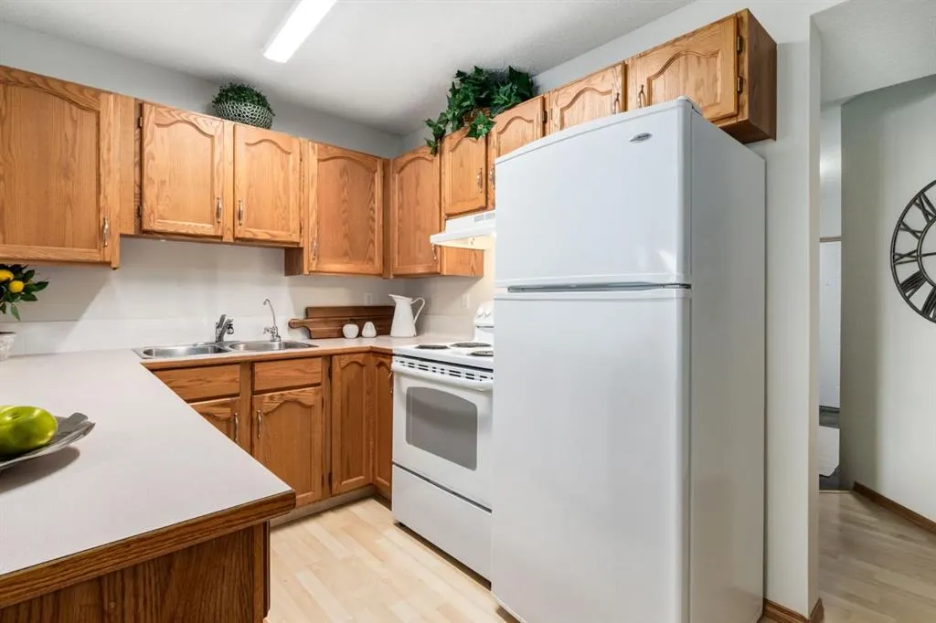 12 Millrise Green SW