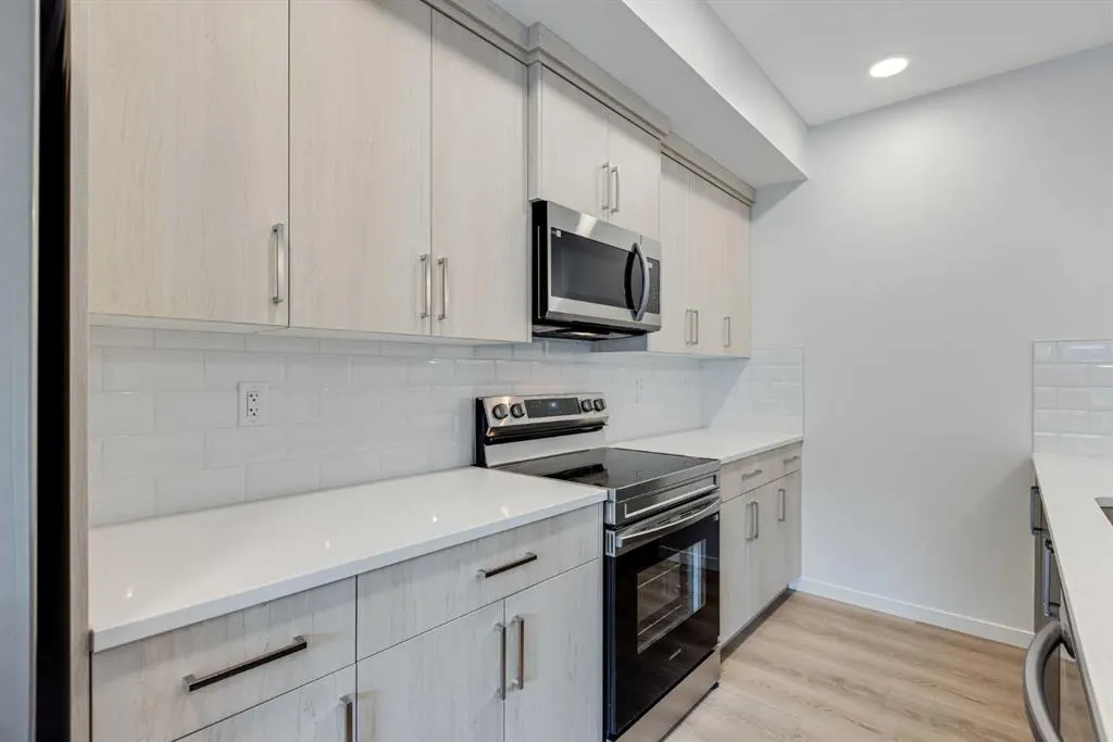 245 Edith Place NW, #207