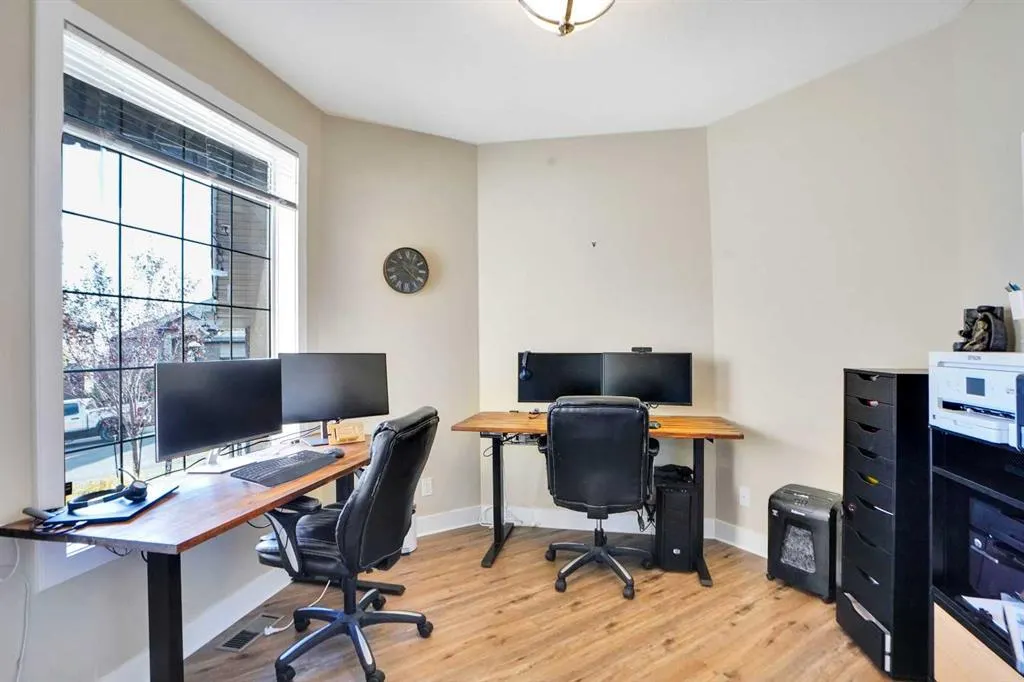 70 Royal Ridge Manor NW