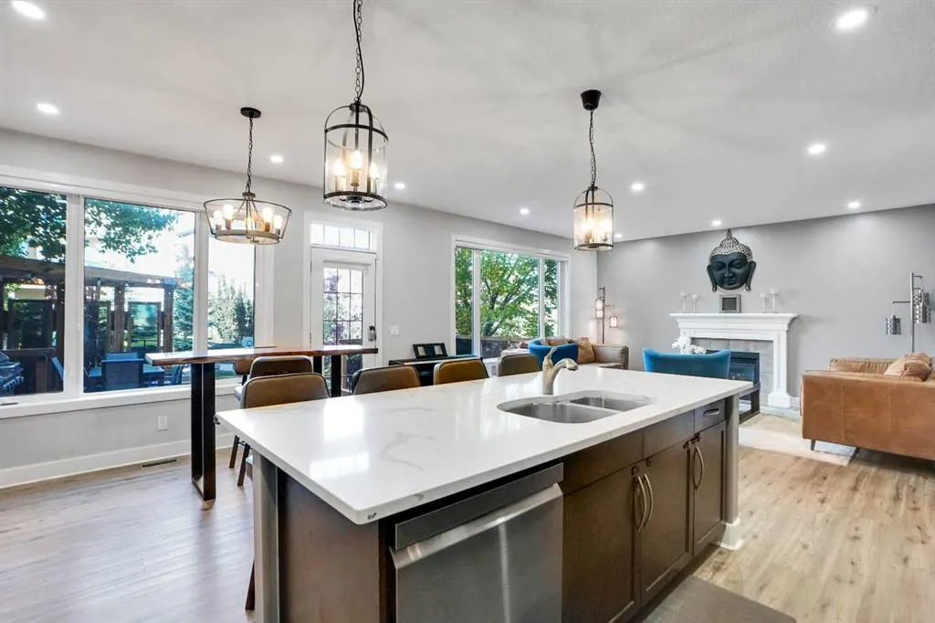 70 Royal Ridge Manor NW