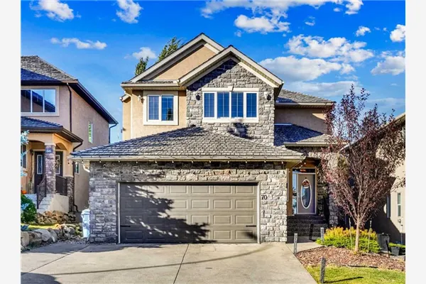 70 Royal Ridge Manor NW