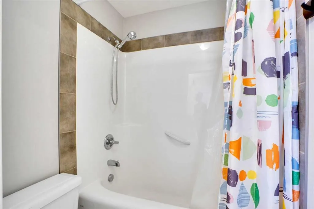 70 Royal Ridge Manor NW