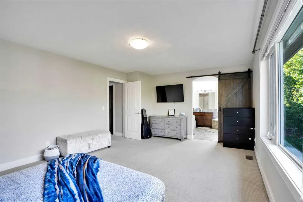 70 Royal Ridge Manor NW