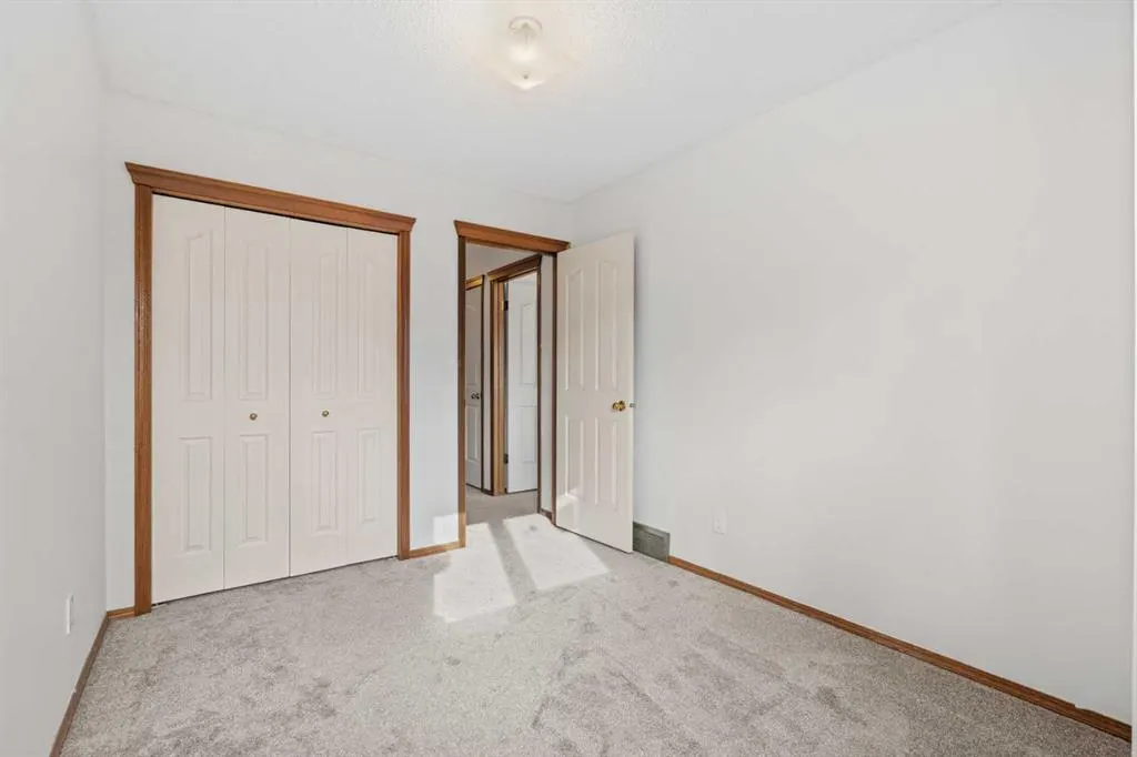 667 Macewan Drive NW