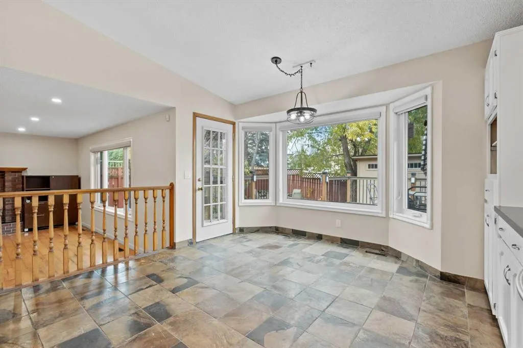 667 Macewan Drive NW