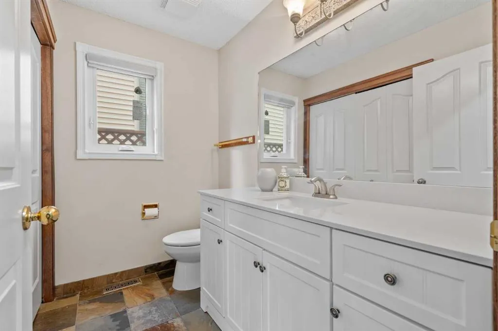 667 Macewan Drive NW