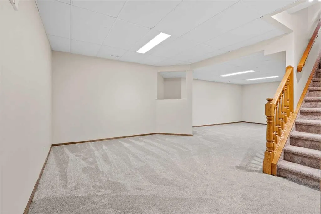 667 Macewan Drive NW