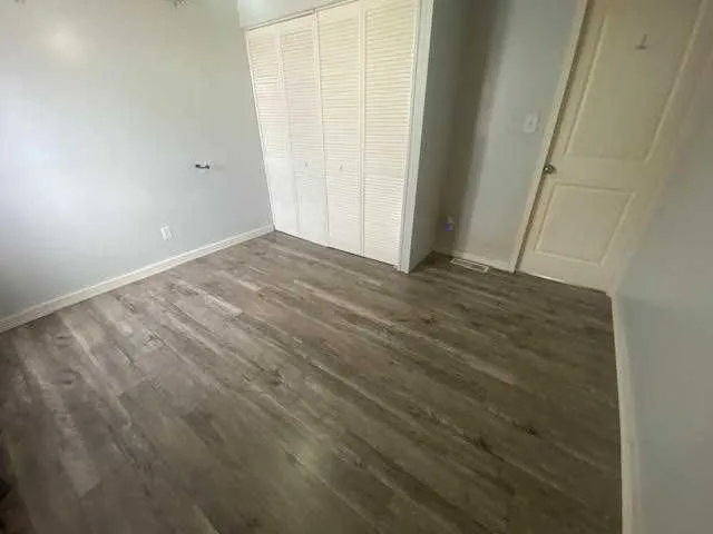 145 EAST RIVER Road, #101