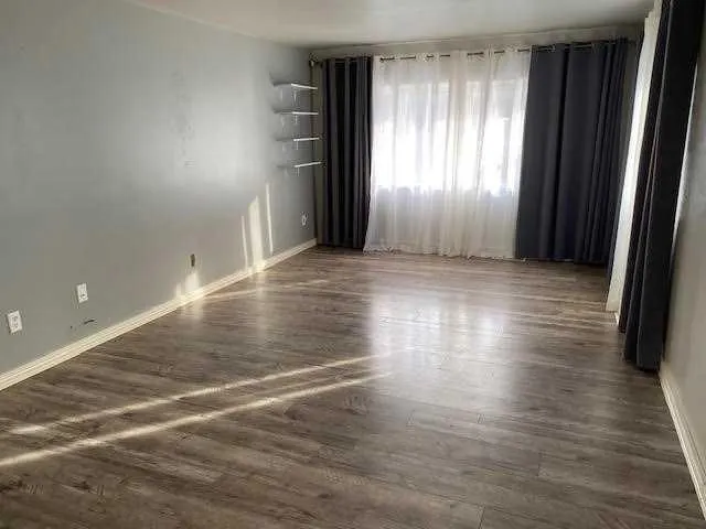 145 EAST RIVER Road, #101