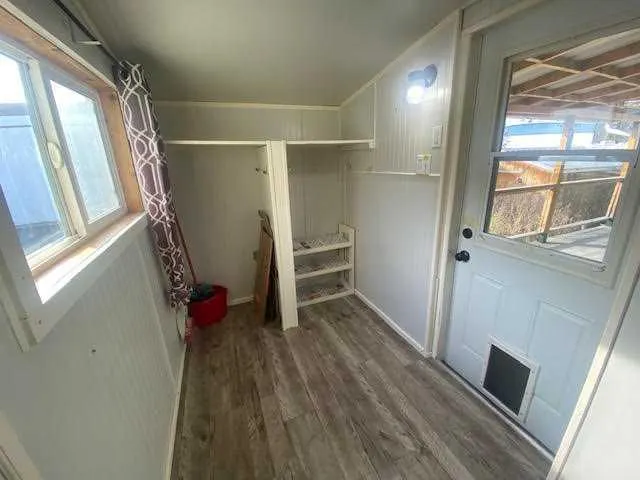 145 EAST RIVER Road, #101