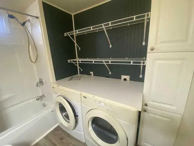 145 EAST RIVER Road, #101