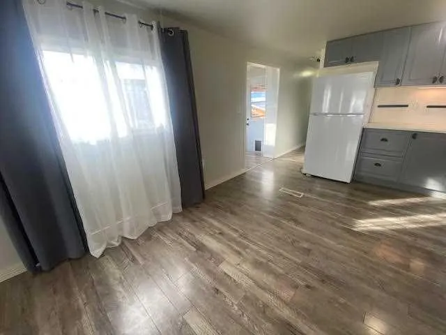 145 EAST RIVER Road, #101