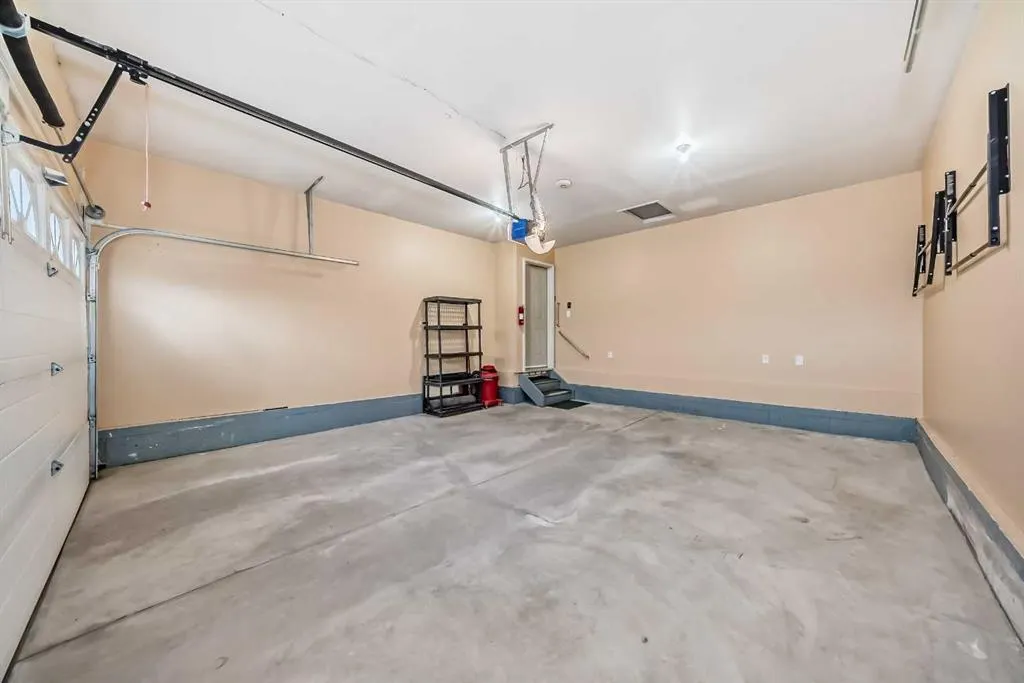 52 Riverview Drive SE