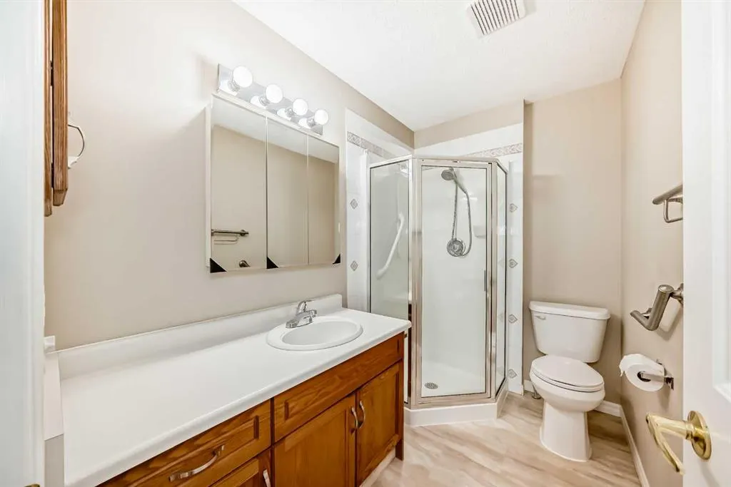 52 Riverview Drive SE