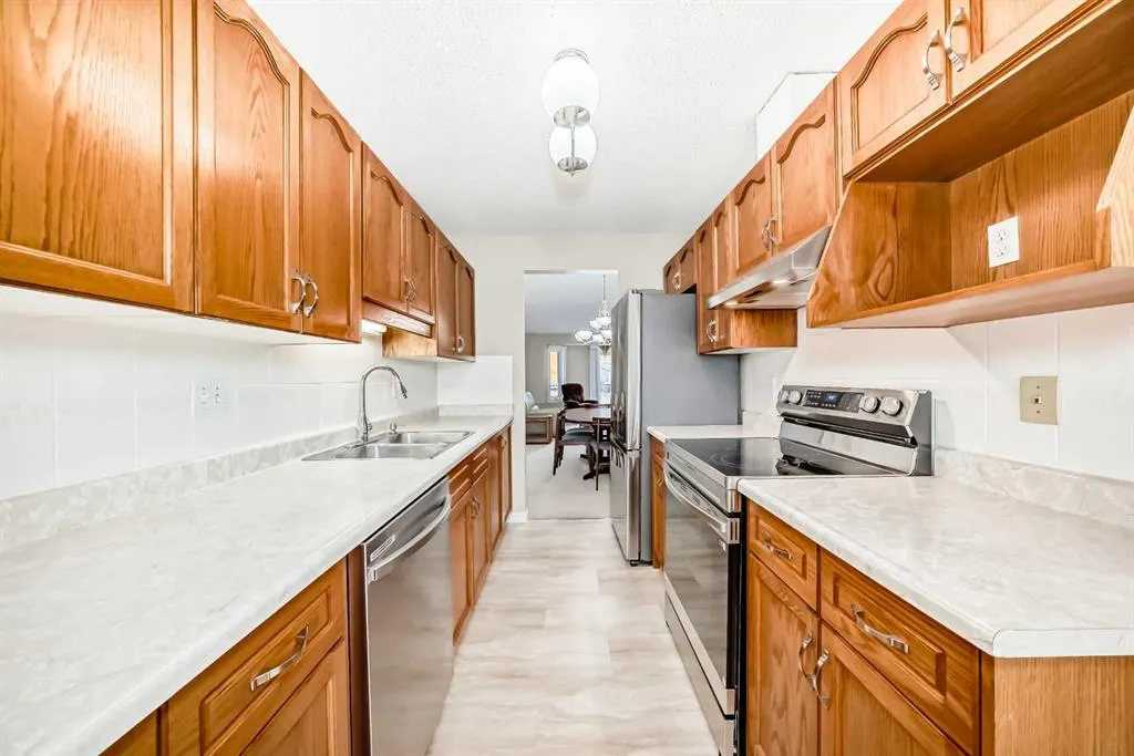 52 Riverview Drive SE