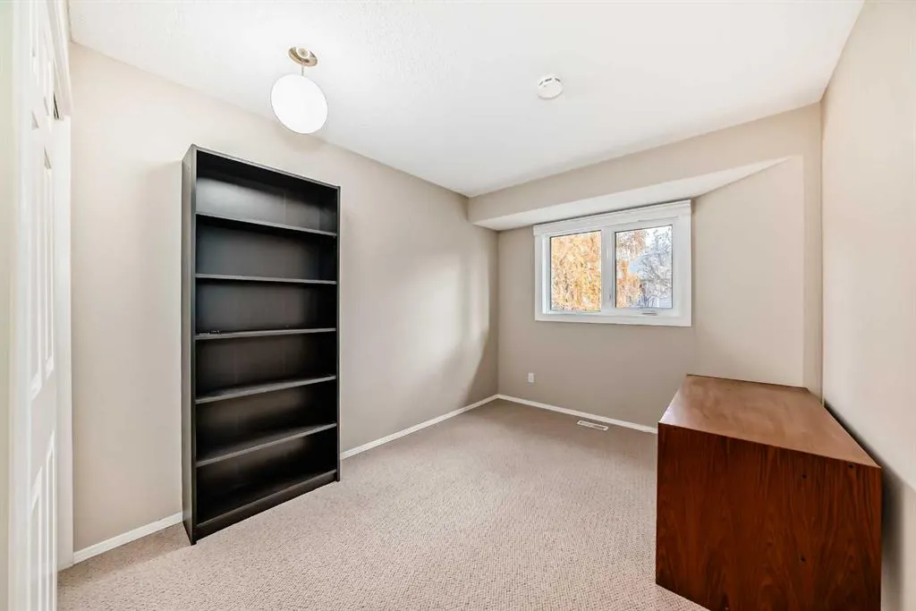 52 Riverview Drive SE