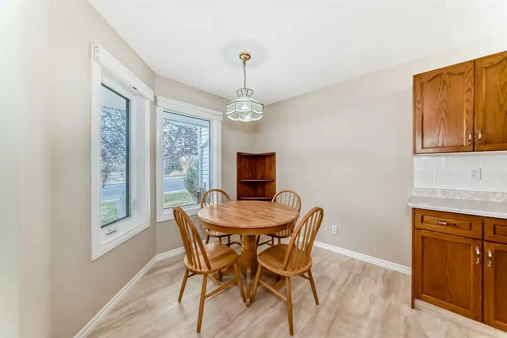 52 Riverview Drive SE