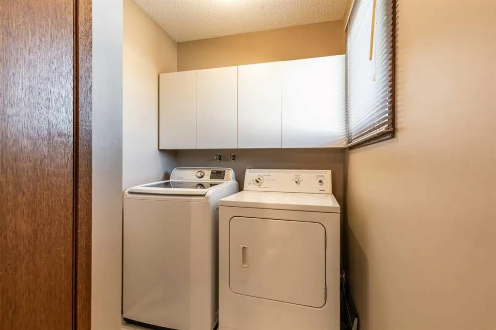 8 Ross Glen Green SE