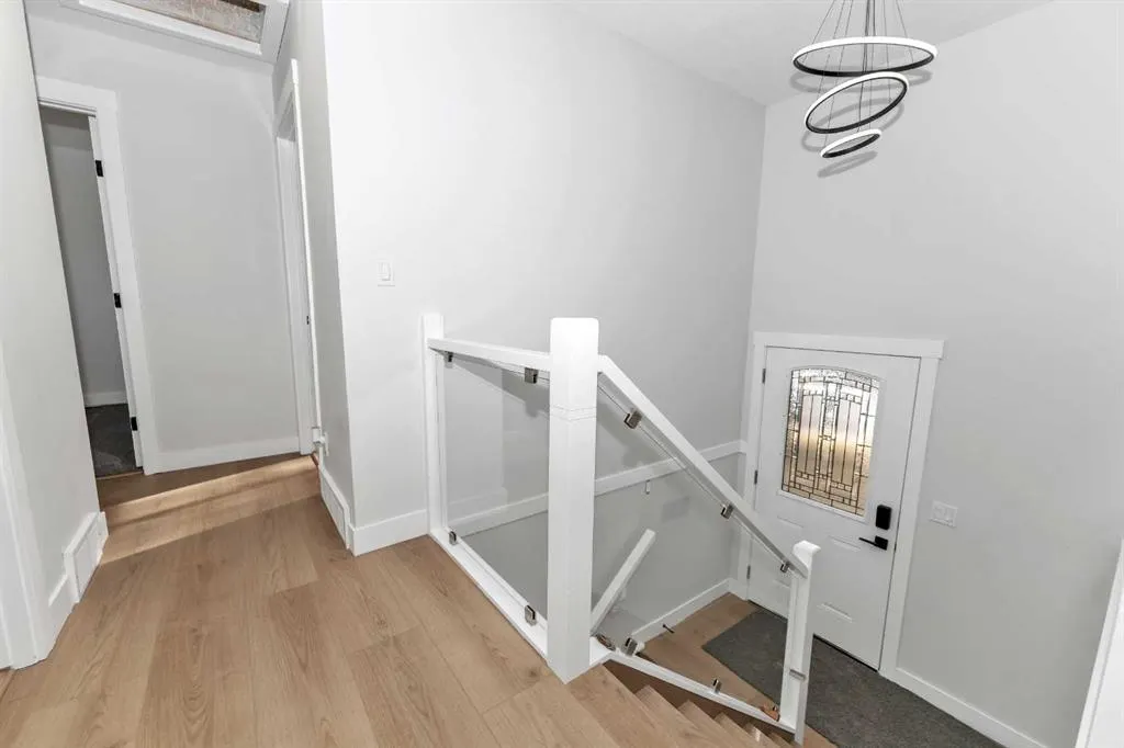 915 Pinecliff Drive NE