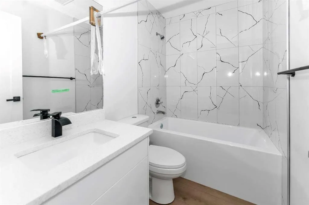 915 Pinecliff Drive NE