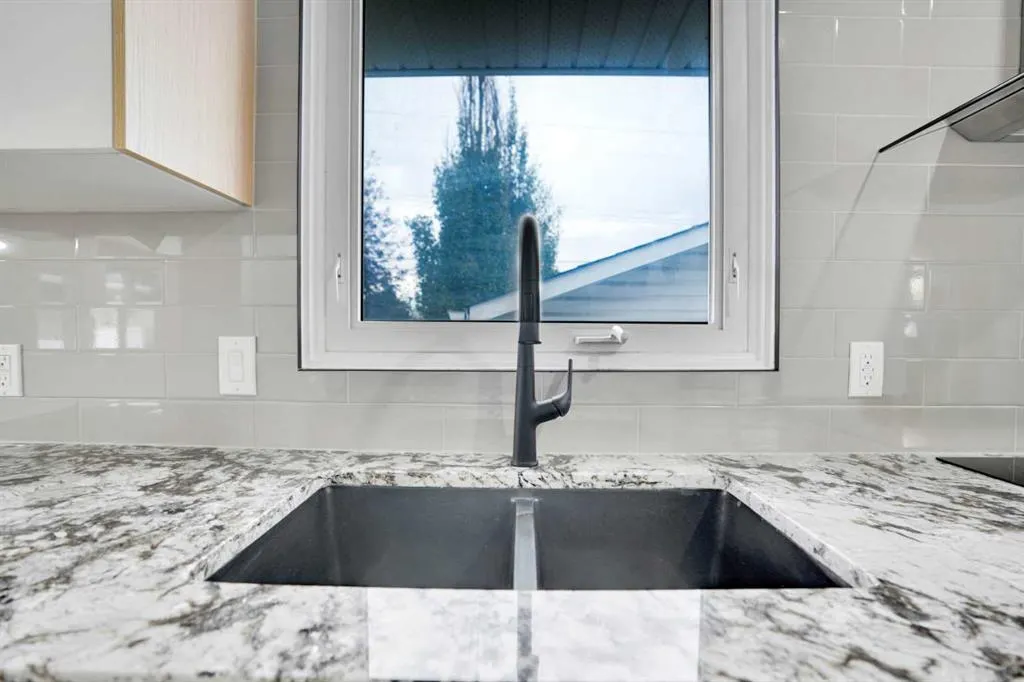 6116 Buckthorn Road NW