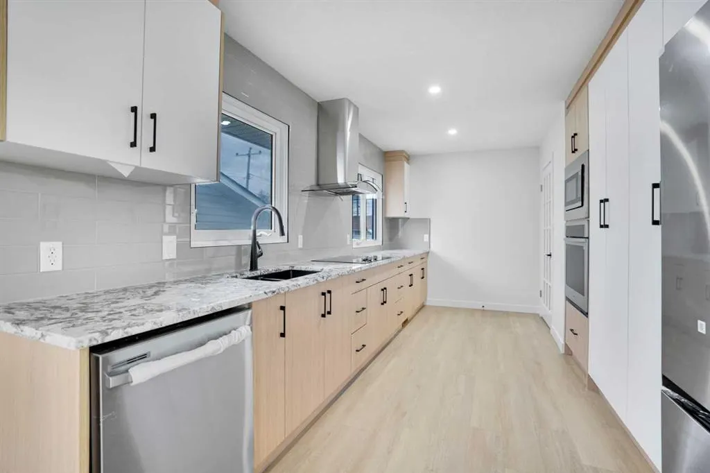 6116 Buckthorn Road NW