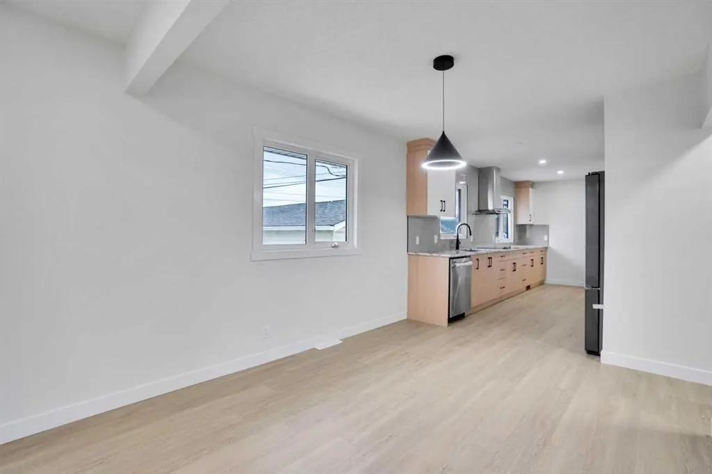 6116 Buckthorn Road NW