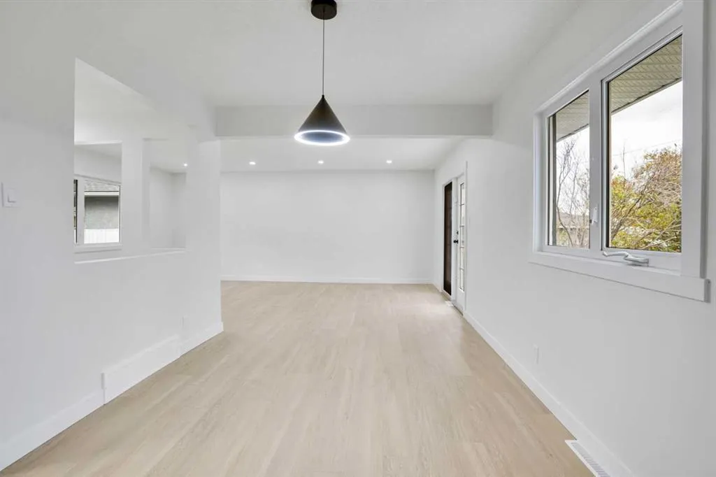 6116 Buckthorn Road NW