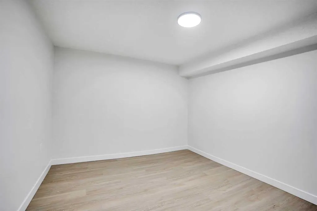 6116 Buckthorn Road NW