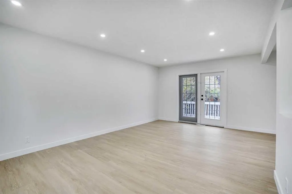 6116 Buckthorn Road NW