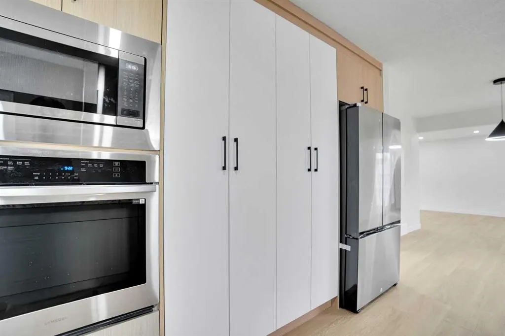 6116 Buckthorn Road NW