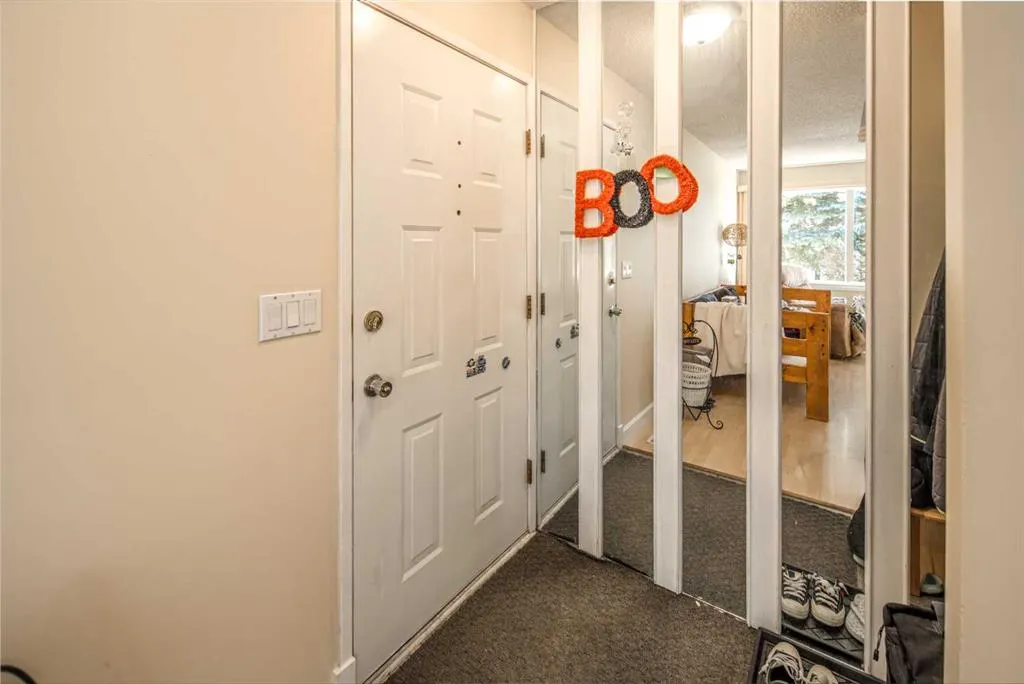 112 Shawmeadows Crescent SW