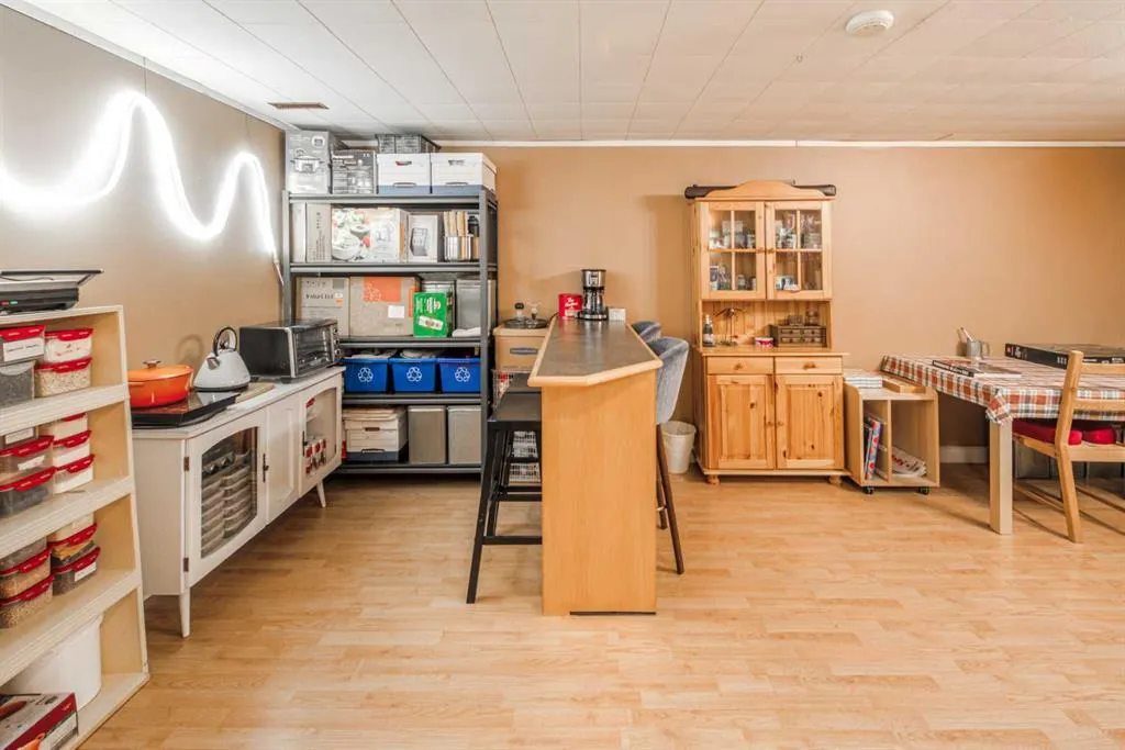 112 Shawmeadows Crescent SW