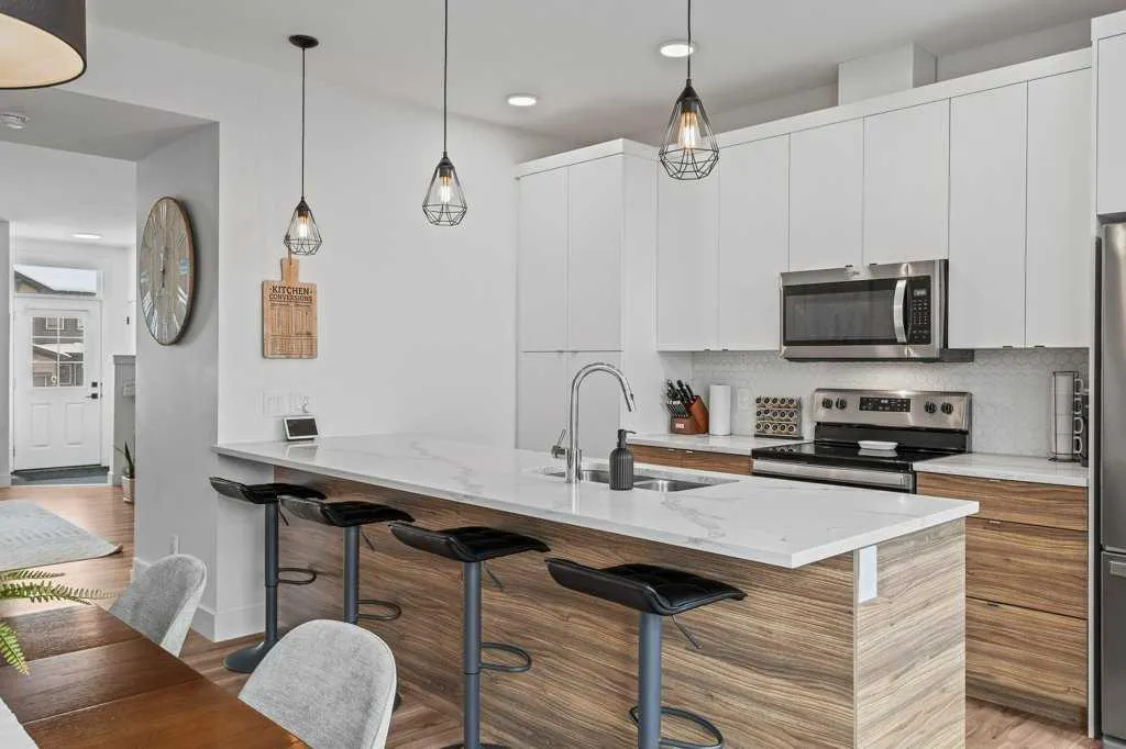 216 Clydesdale Avenue