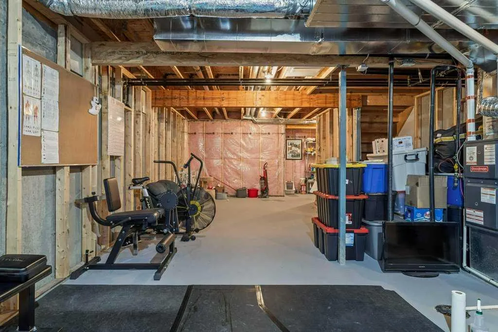 216 Clydesdale Avenue