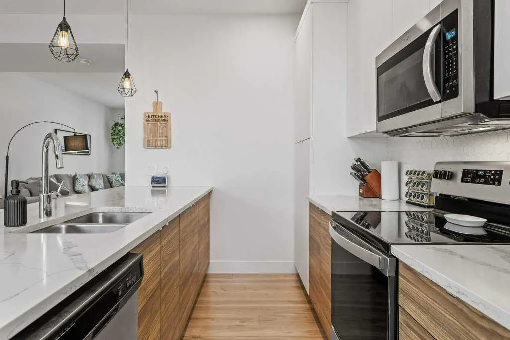 216 Clydesdale Avenue